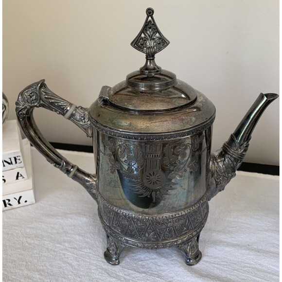 Meriden B Company Silverplate Hollowware No. 1926 5 and 6 Coffee Pots Britannia - Picture 14 of 16